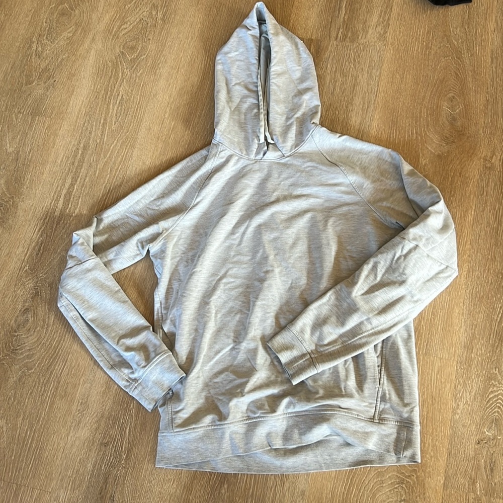 Men’s lululemon sweatshirt size medium